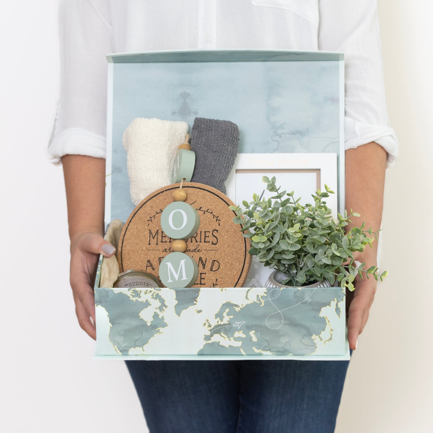 Welcome Home Essentials Gift Box – A Thoughtful Housewarming Surprise